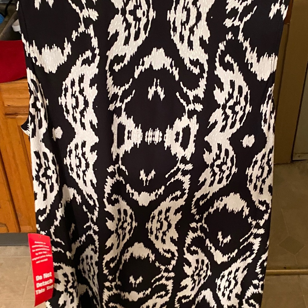 R&M Richards, BLK and White Dress size 20 with long black over coat